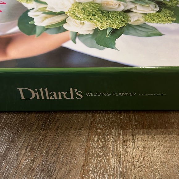 Dillards Wedding Planner - Picture 3 of 4